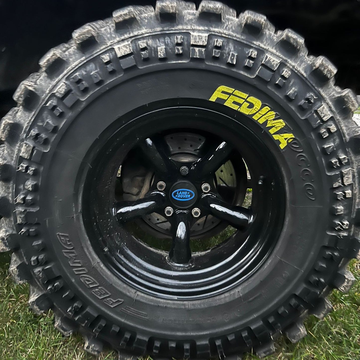 Land Rover Discovery 2 Centre Caps - Black/Blue LR Logo