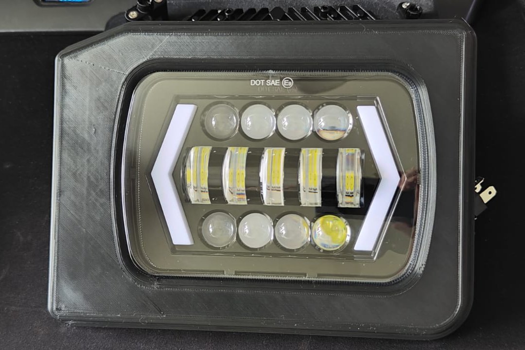 Land Rover Discovery 1/2 Headlight Adapters