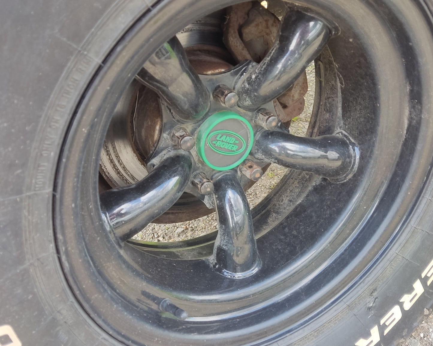 Land Rover Discovery 2 Centre Caps - Black/White TD5 Logo